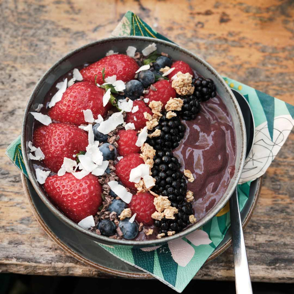 What are acai bowls made of?