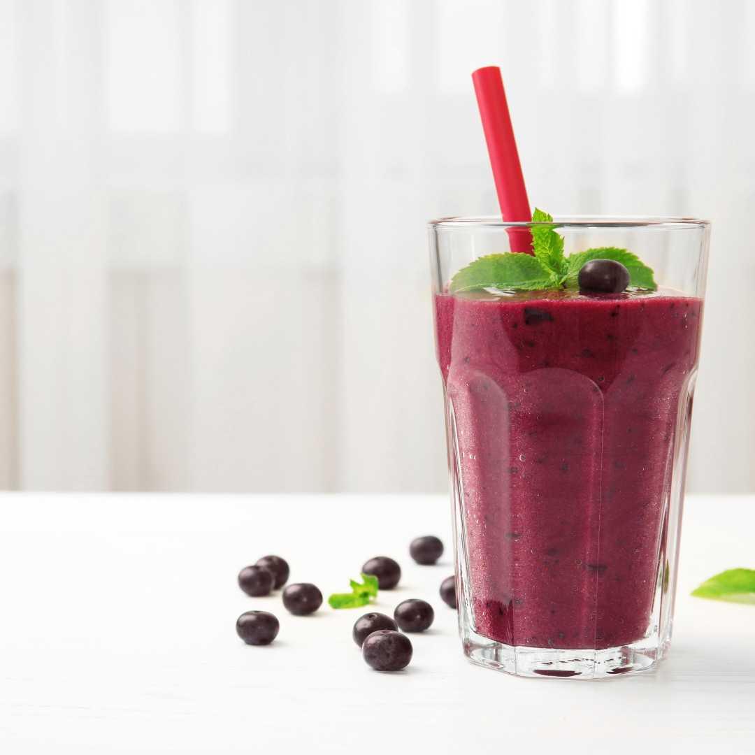 Acai superfood smoothie with kale and chia seeds - Smoof | Acai Singapore